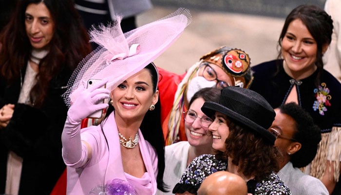 At the coronation of King Charles III, the American singer continued to find her seat Photo: File