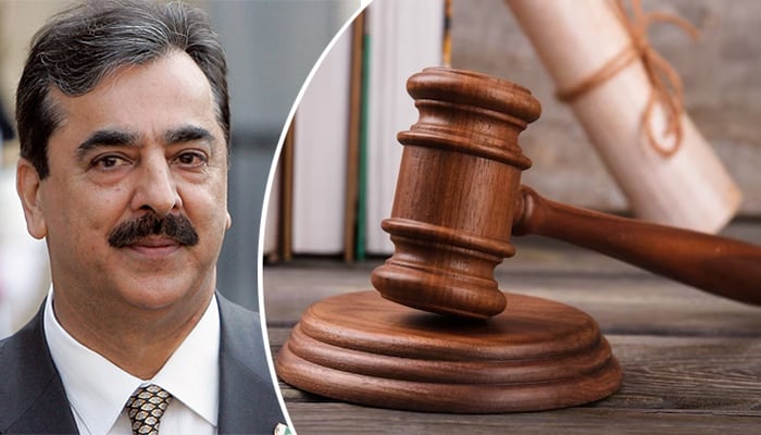 Additional lawyers are directed to leave the court —File photo