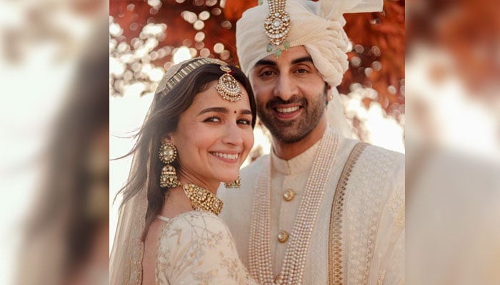 Alia Bhatt, Ranbirakpur has the mind of a dervish Alia Bhatt and Ranbir Kapoor strike a pose during their wedding photo session.