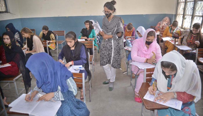 Electricity loadshedding continues during matric exams in Hyderabad and Sukkur File photo