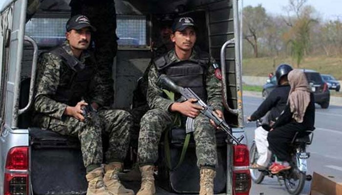 Police and Rangers were alerted around Islamabad High Court Police and Rangers were alerted around Islamabad High Court