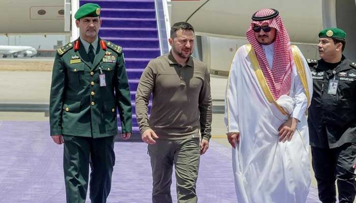 The Ukrainian President arrived in Saudi Arabia to attend the Arab League meeting The Ukrainian President arrived in Saudi Arabia to attend the Arab League meeting