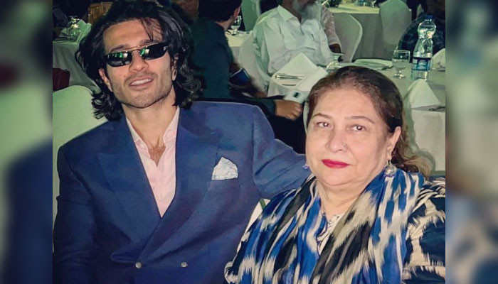 Feroz Khan shared pictures with his mother