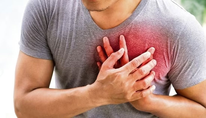 Symptoms of heart disease include stomach upset and heartburn, experts say Symptoms of heart disease include stomach upset and heartburn, experts say