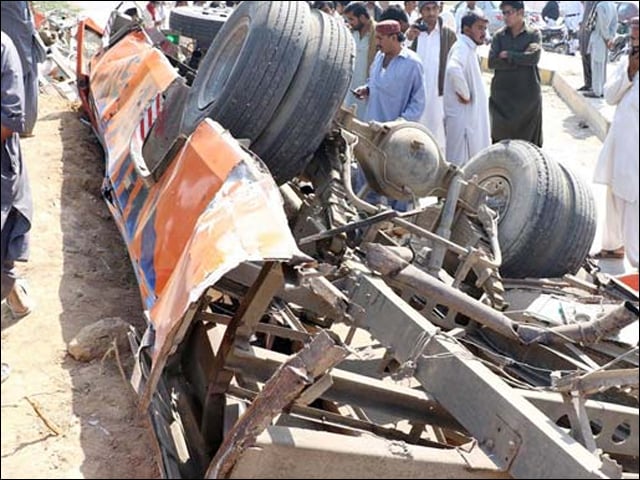 Karachi;  A picnic van overturned due to a tire burst, killing two people and injuring 14