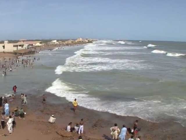 Karachi;  A young man drowned while bathing at Hawke's Bay