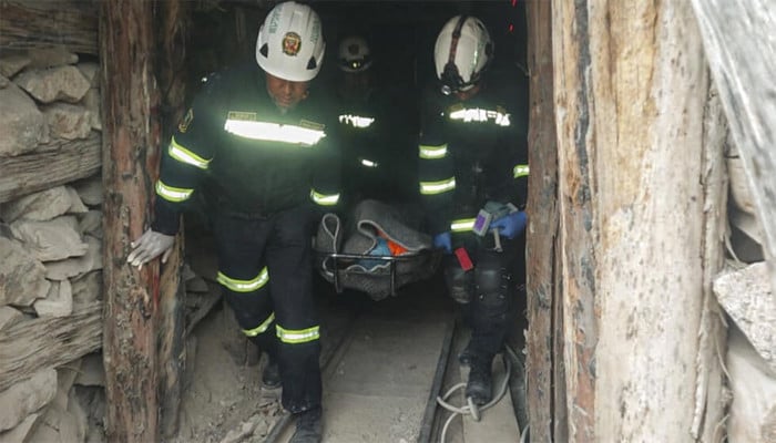 A gold mine caught fire, 27 people died