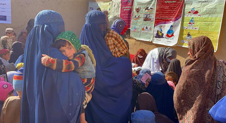 Afghanistan: Women tell UN rights experts ‘we’re alive, but not living’