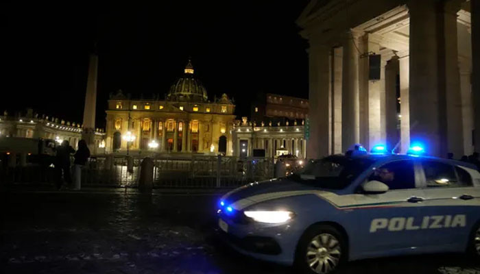 Armed man attempts to break into Pope Francis residence