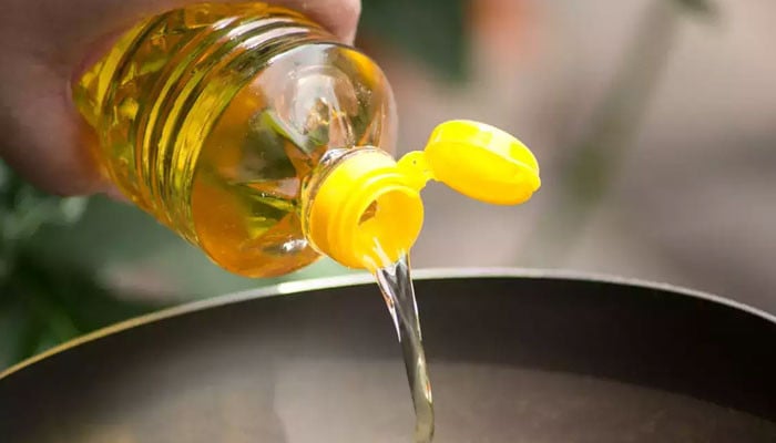 Big reduction in prices of ghee and cooking oil at utility stores