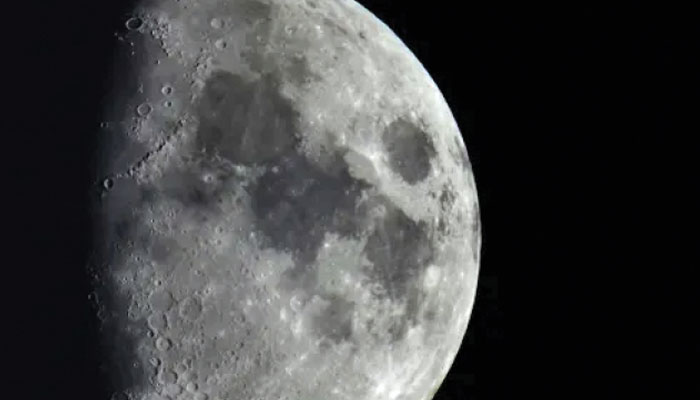 Billions of tons of water in shards of glass scattered on the moon