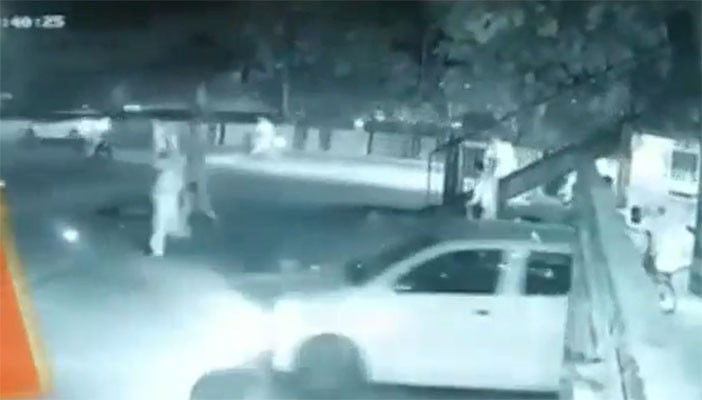 CCTV video of the killing of a citizen for resisting robbery in Gulshan Iqbal