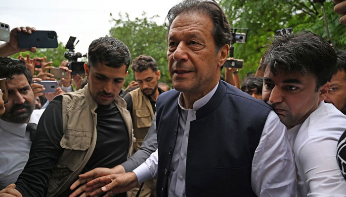 Imran Khan unwell, medical examination at Shaukat Khanum