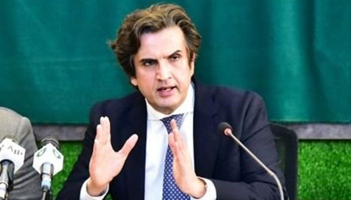 Khusro Bakhtiar distanced himself from Tehreek-e-Insaf