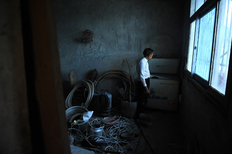 Love or madness?  In order not to be separated from his father, the son kept the body in the freezer