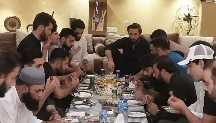 National cricketers invited to Shahid Afridi's house, indulged in traditional dishes