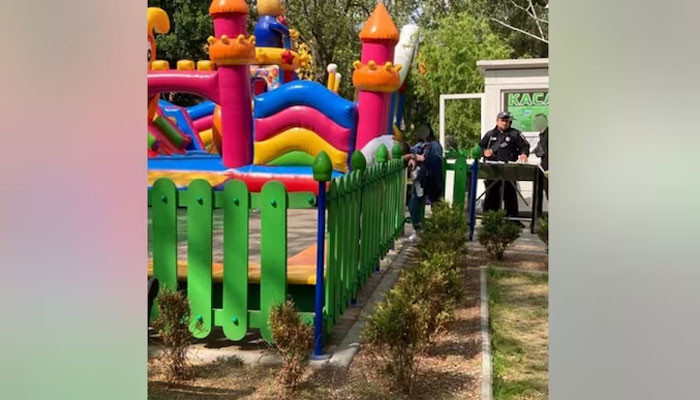 Negligence of amusement park staff, 4-year-old girl's life