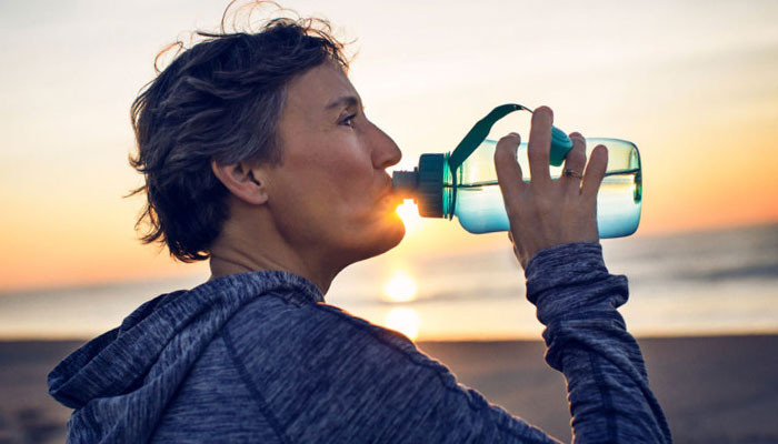 New research negates drinking 8 glasses of water a day