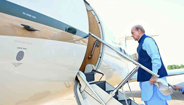 Prime Minister Shehbaz Sharif left for UK from Lahore