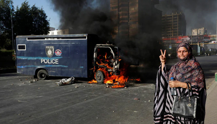 Riots and arson, what was the loss in Karachi in 3 days?