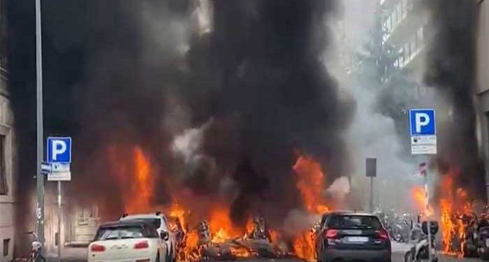 The explosion caused fire in several vehicles, one person was injured 1 The explosion caused fire in several vehicles, one person was injured