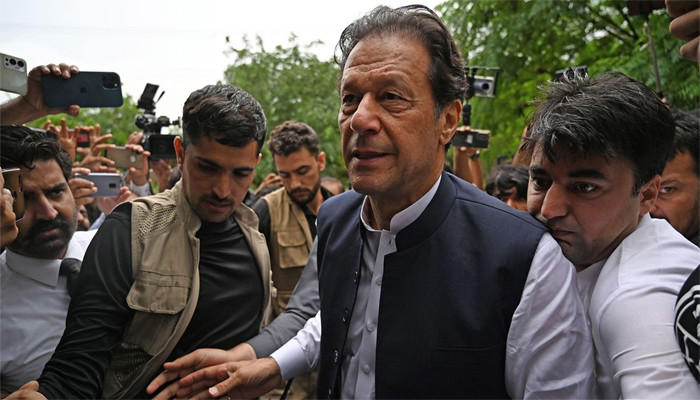 The rally headed by Imran Khan left from Liberty Chowk towards Nasir Bagh