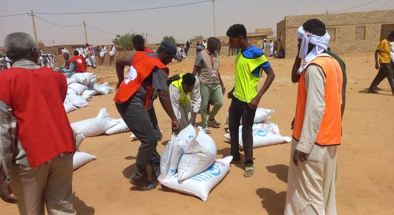 UN humanitarians complete first food distribution in Khartoum as hunger, threats to children, intensify