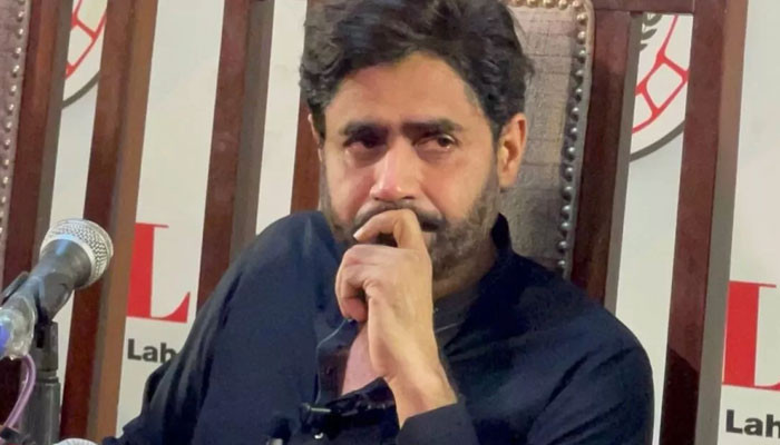 Abrar-ul-Haq apologized to the nation for holding a concert in London