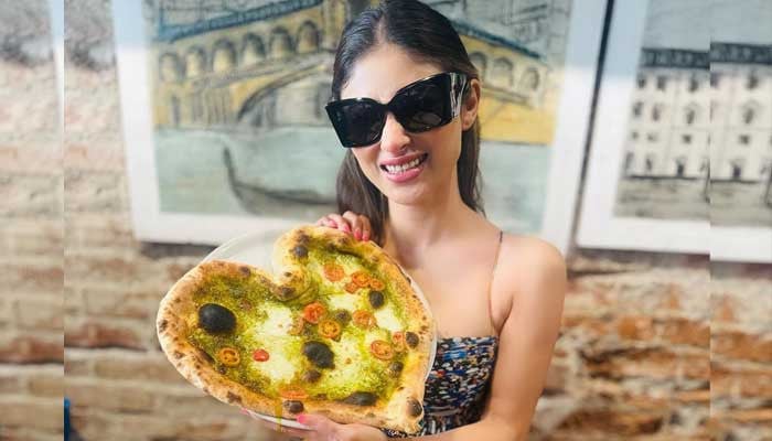 Who is the 'bad guy' of Mumbai?  Mouni Roy's Restaurant!