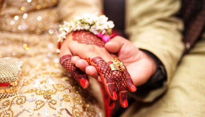 A newlywed couple dies of a heart attack on their wedding night Iconic photo