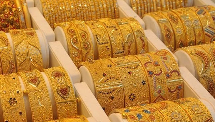 Big drop in gold price by Rs 2300 per tola Big drop in gold price by Rs 2300 per tola