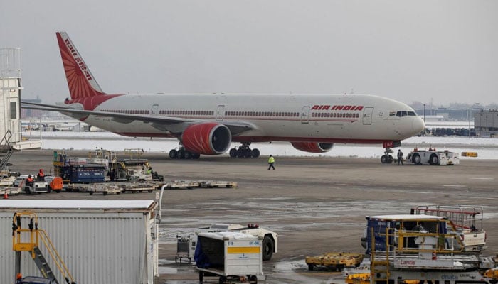 Technical failure in the Indian plane going to America, landing in Russia Technical failure in the Indian plane going to America, landing in Russia