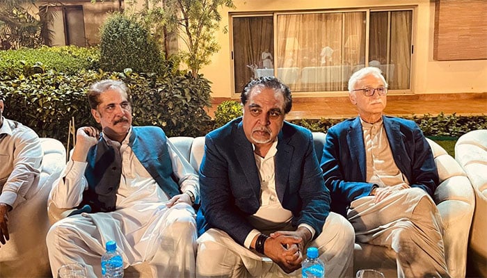 Sources say that the political leaders expressed full confidence in Jahangir Tareen.