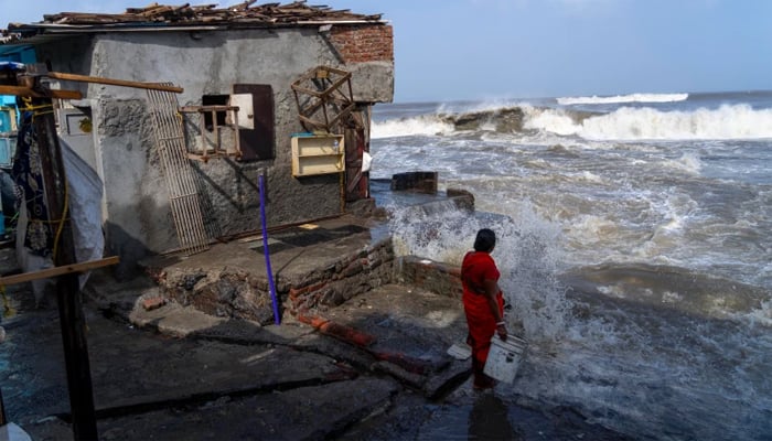 A red alert has been issued in the Indian state of Gujarat Cyclone Biparjoy: Red alert issued in the Indian state of Gujarat