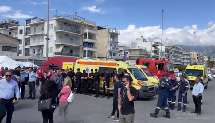 Migrant boat sinks off Greece, hundreds missing Grab Twitter.