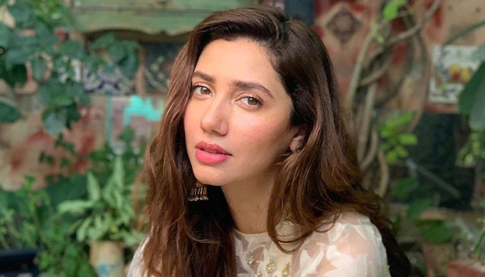 Mahira Khan survived an accident while riding a horse