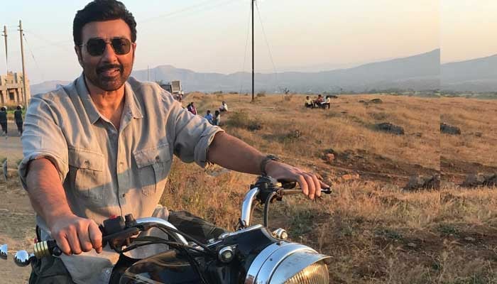 Sunny Deol ripped his pants pockets while speaking angrily to Yash Chopra