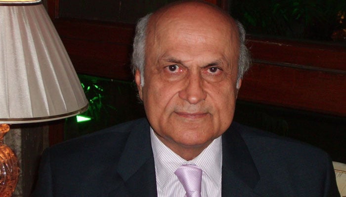 Chairman PTI conspired to disqualify Jahangir Tareen, Ishaq Khan Khakwani File photo