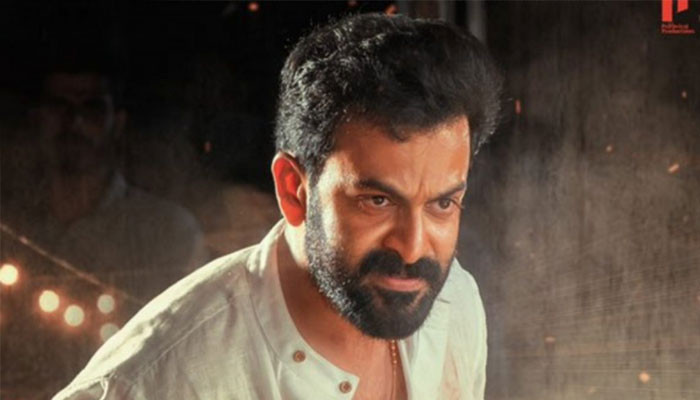 Prithviraj met with an accident during the shooting of the film