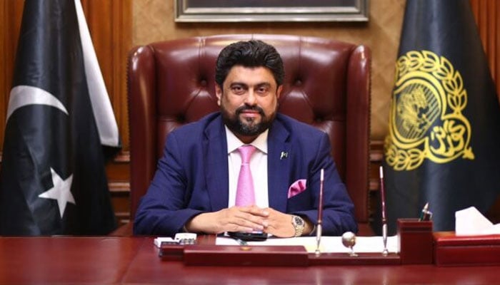 Sindh Governor Kamran Tesuri distributed 100 sacrificial goats among orphans Kamran Khan Tesori—File photo