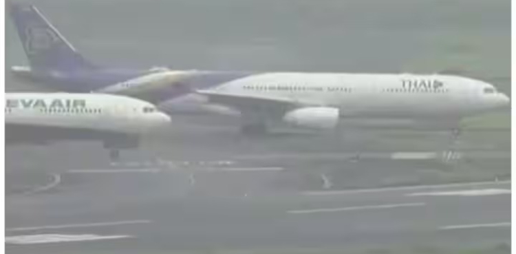 2 passenger planes collided on the runway