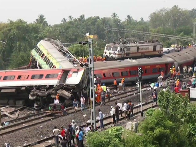 3 trains collide in India, death toll rises to 288 Emergency has been imposed in hospitals after the train accident: Photo: Social Media