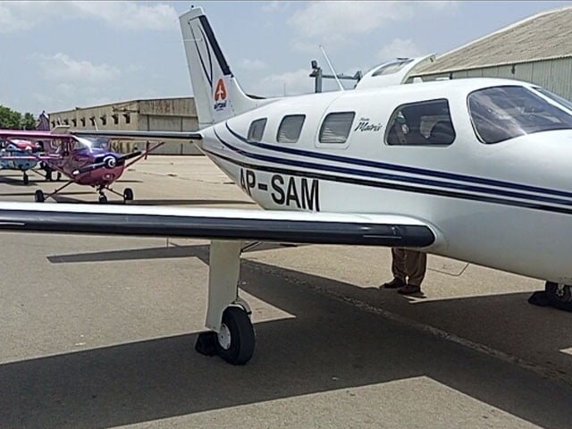Pakistan's first air taxi service will start from June 18 Photo: Express