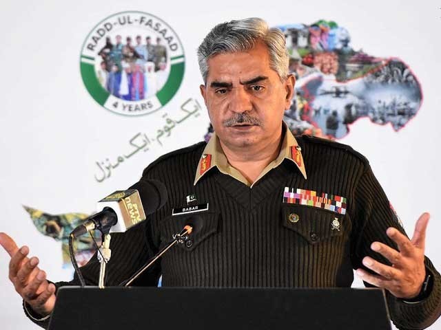 sea storm; Emergency conference of Corps Commander Karachi in Badin Under no circumstances will people be left alone, Lieutenant General Babar Iftikhar. Photo: NNI