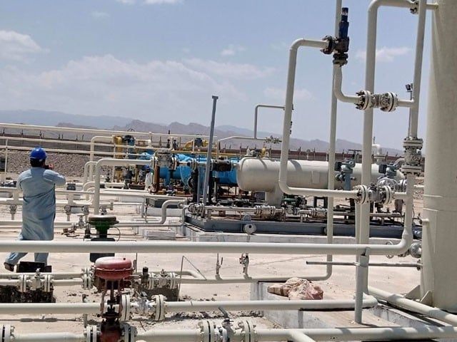 New oil and gas well discovered in Khyber Pakhtunkhwa Delivery of crude oil to the refinery has started, OGDC: Photo: Express News