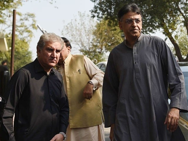 Police stopped Shah Mehmood, Asad Umar from entering Islamabad High Court