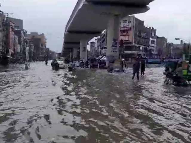 Record heavy pre-monsoon rain in Lahore, low-lying areas under water Photo: Screen grab