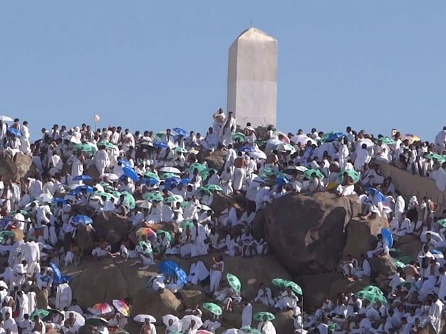 The main pillar of Hajj 'Waqf Arafa' will be performed today Pilgrims convoy left from Mina to Arafat field: Photo: Social Media