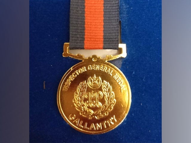 Announcement of awarding the medal of courage to the brave soldiers of Punjab Police Photo: Express