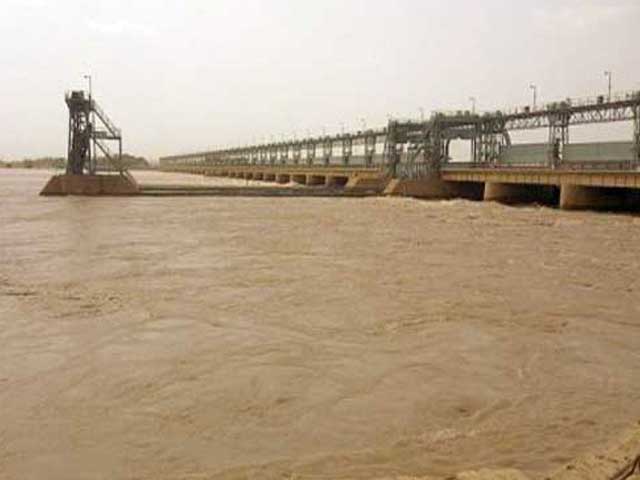 Low level flood at Chashma Barrage after rains in Punjab